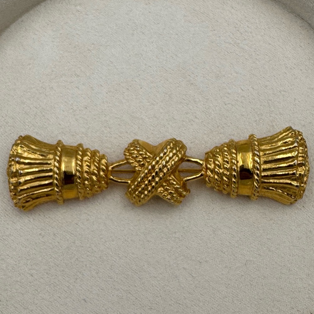 Vintage IVANA Trump Gold Tone Double Tassel Knot Brooch‎ Signed Rare Pin